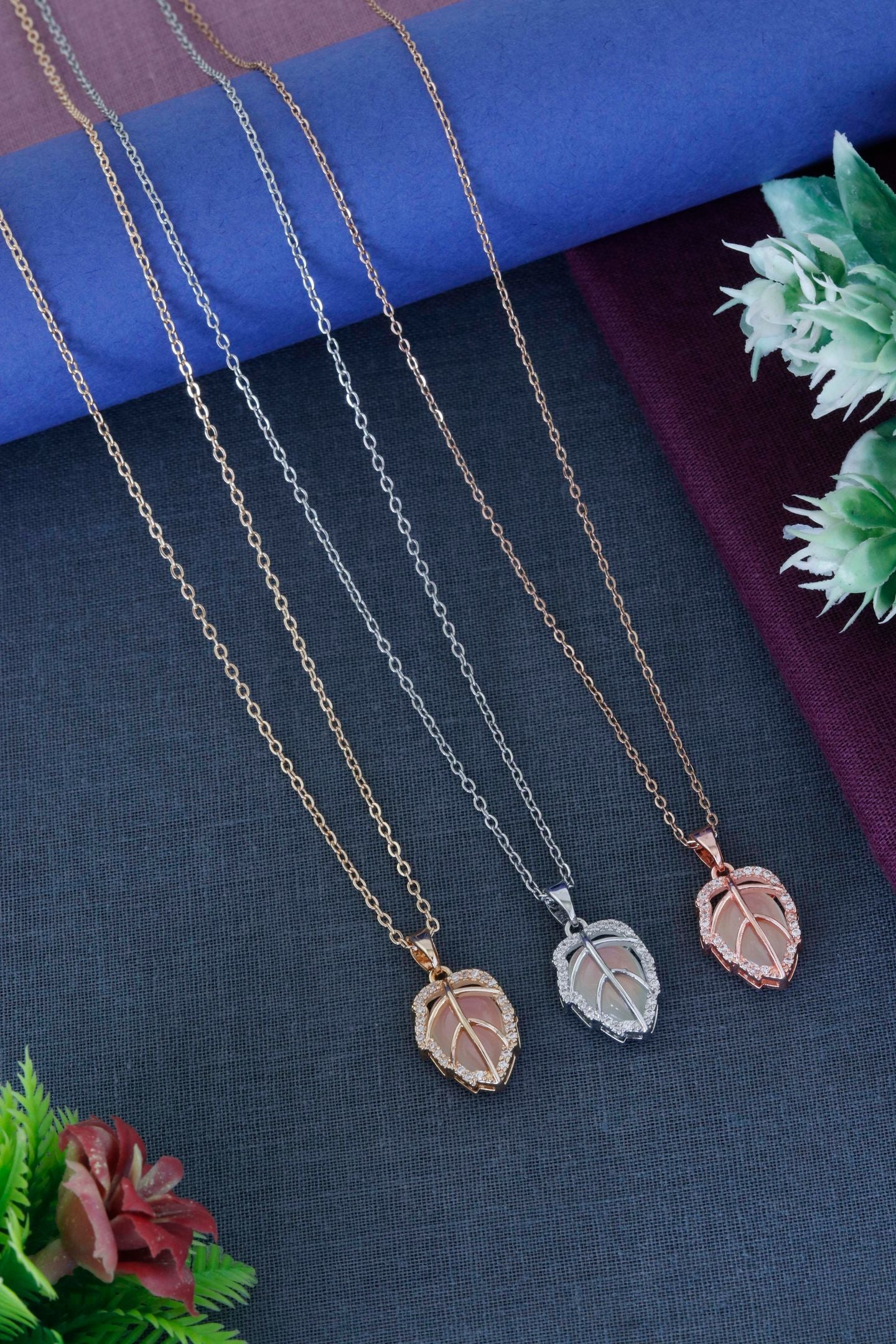 Elegant Leaf Crystal Pendant Necklace