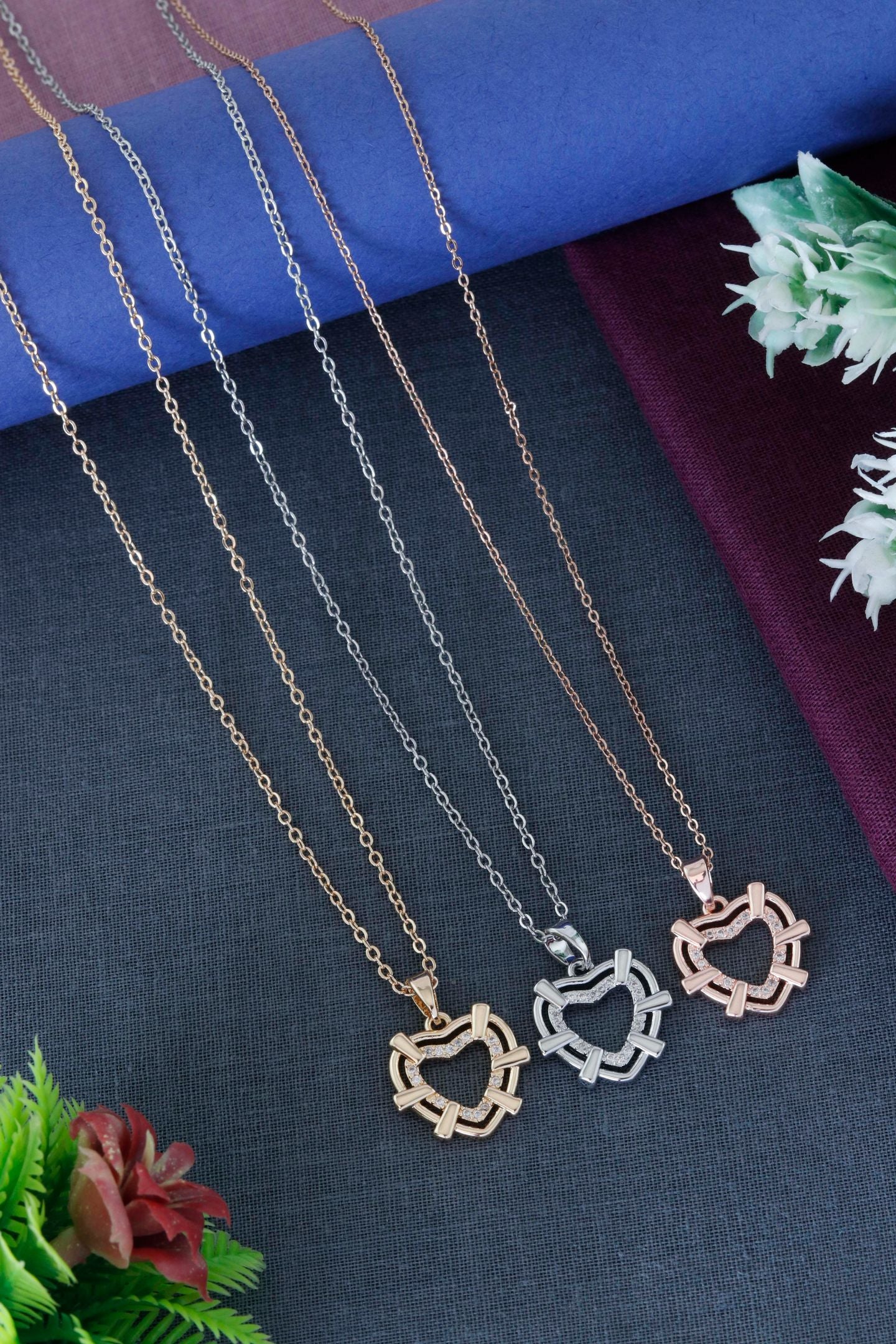 Elegant Heart Frame Pendant Necklace