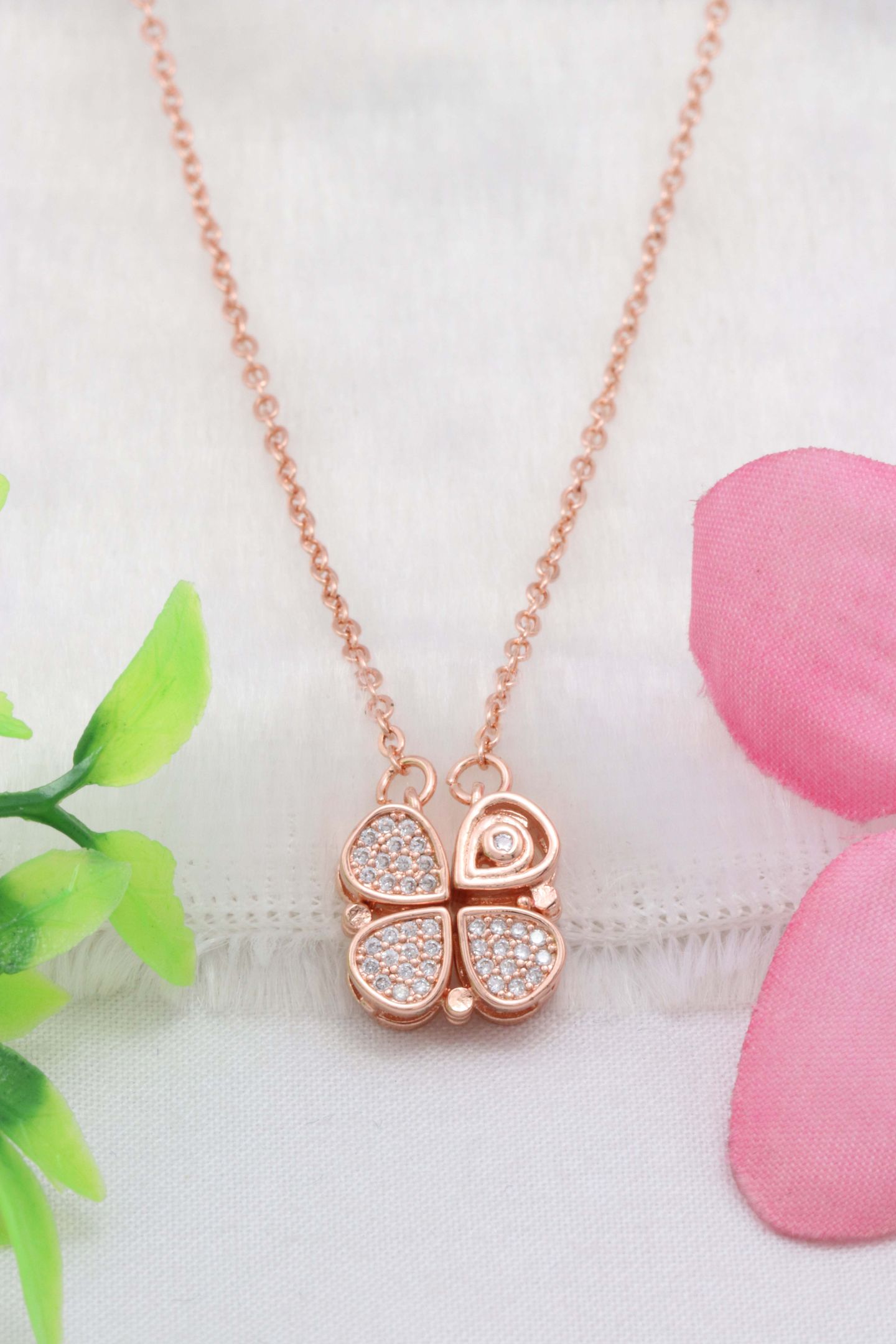 Rose Gold Magnetic Clover Heart Crystal Pendant Necklace