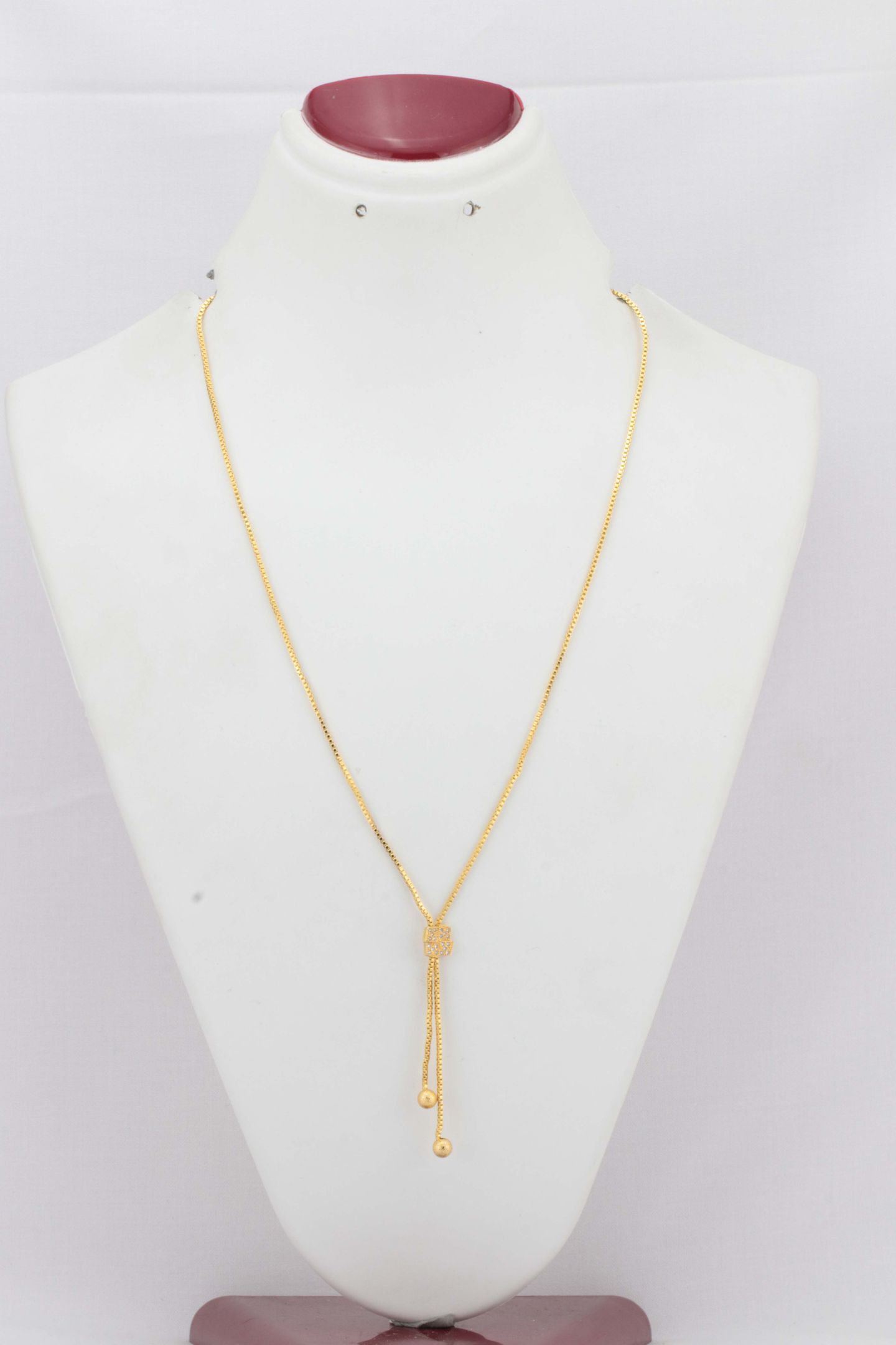Elegant Gold-Plated Women’s Chain with Pendant