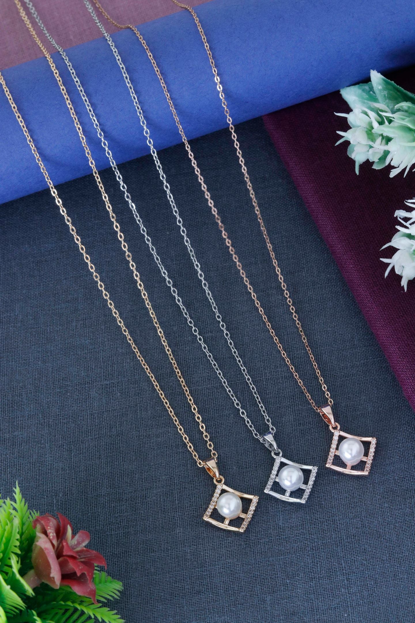 Square Pearl Frame Necklace